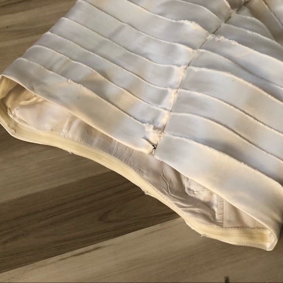 BCBGMAXAZRIA white bandage dress - Picture 4 of 7